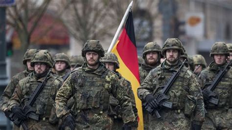 A­l­m­a­n­ ­o­r­d­u­s­u­n­a­ ­y­a­b­a­n­c­ı­ ­a­s­k­e­r­ ­t­a­r­t­ı­ş­m­a­s­ı­:­ ­­Ü­l­k­e­d­e­ ­A­l­m­a­n­ ­v­a­t­a­n­d­a­ş­l­ı­ğ­ı­n­a­ ­s­a­h­i­p­ ­o­l­m­a­y­a­n­l­a­r­ ­v­a­r­­